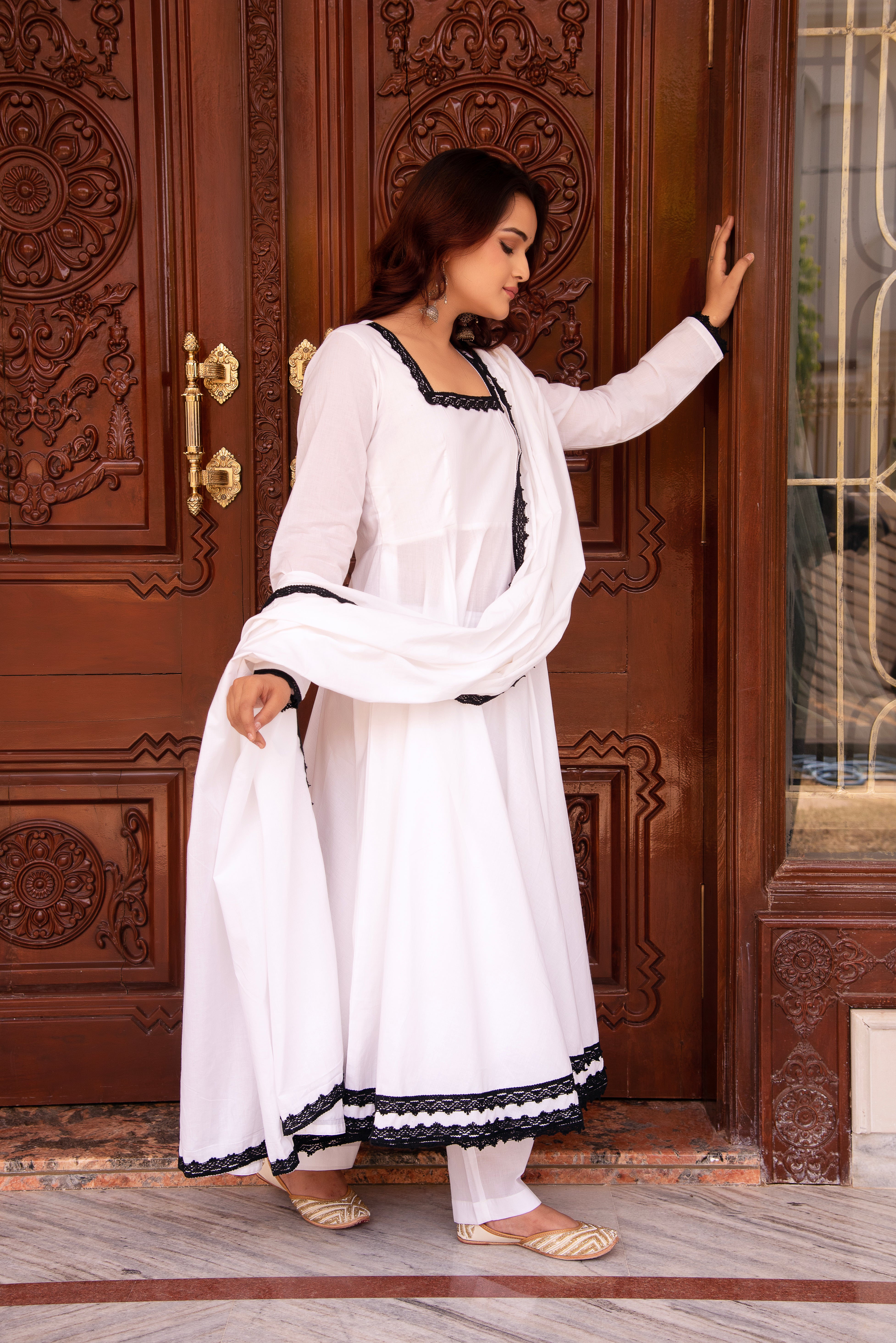 KAPAS BLACK LACE WHITE FULL SLEEVE ANARKALI SET