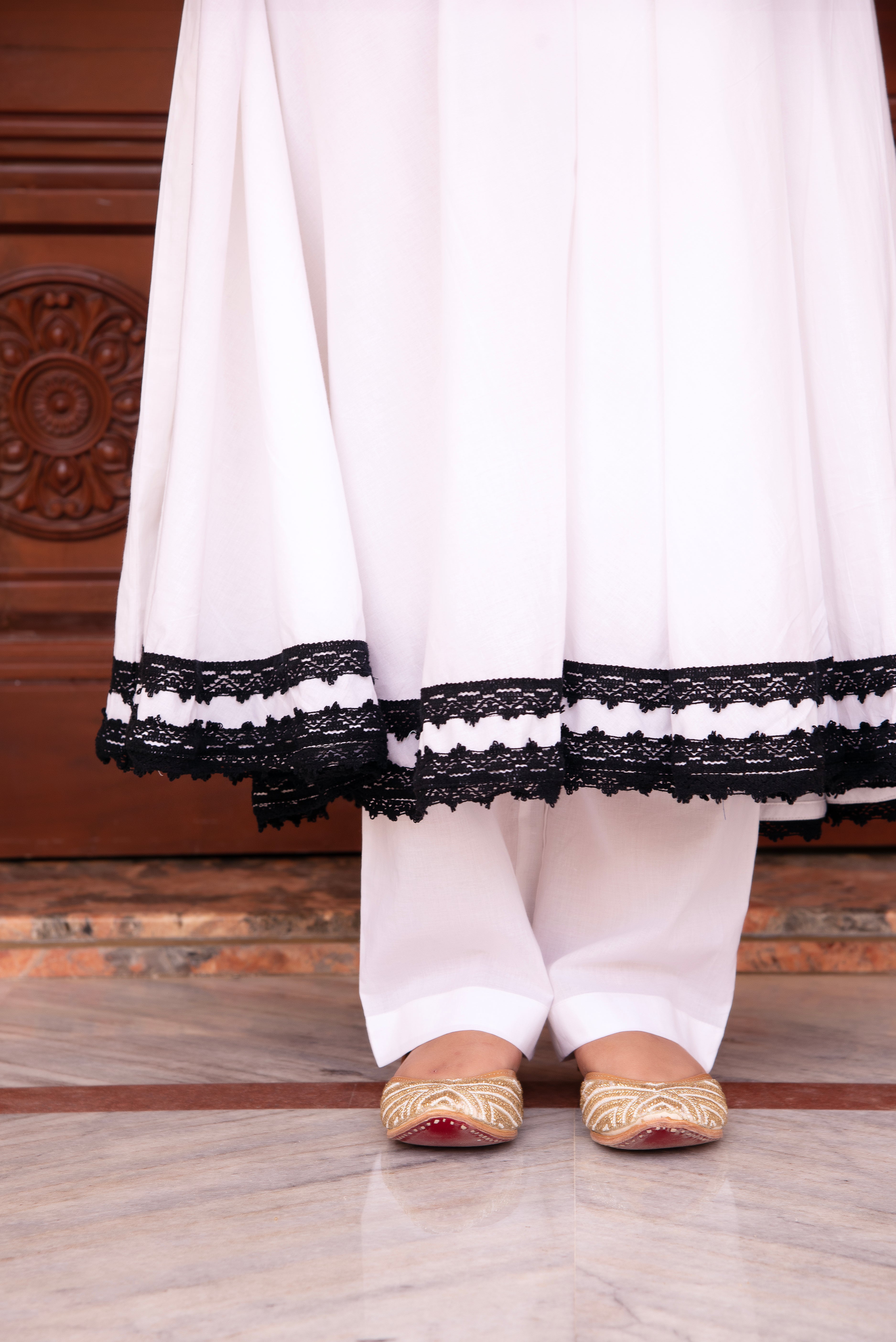 KAPAS BLACK LACE WHITE FULL SLEEVE ANARKALI SET