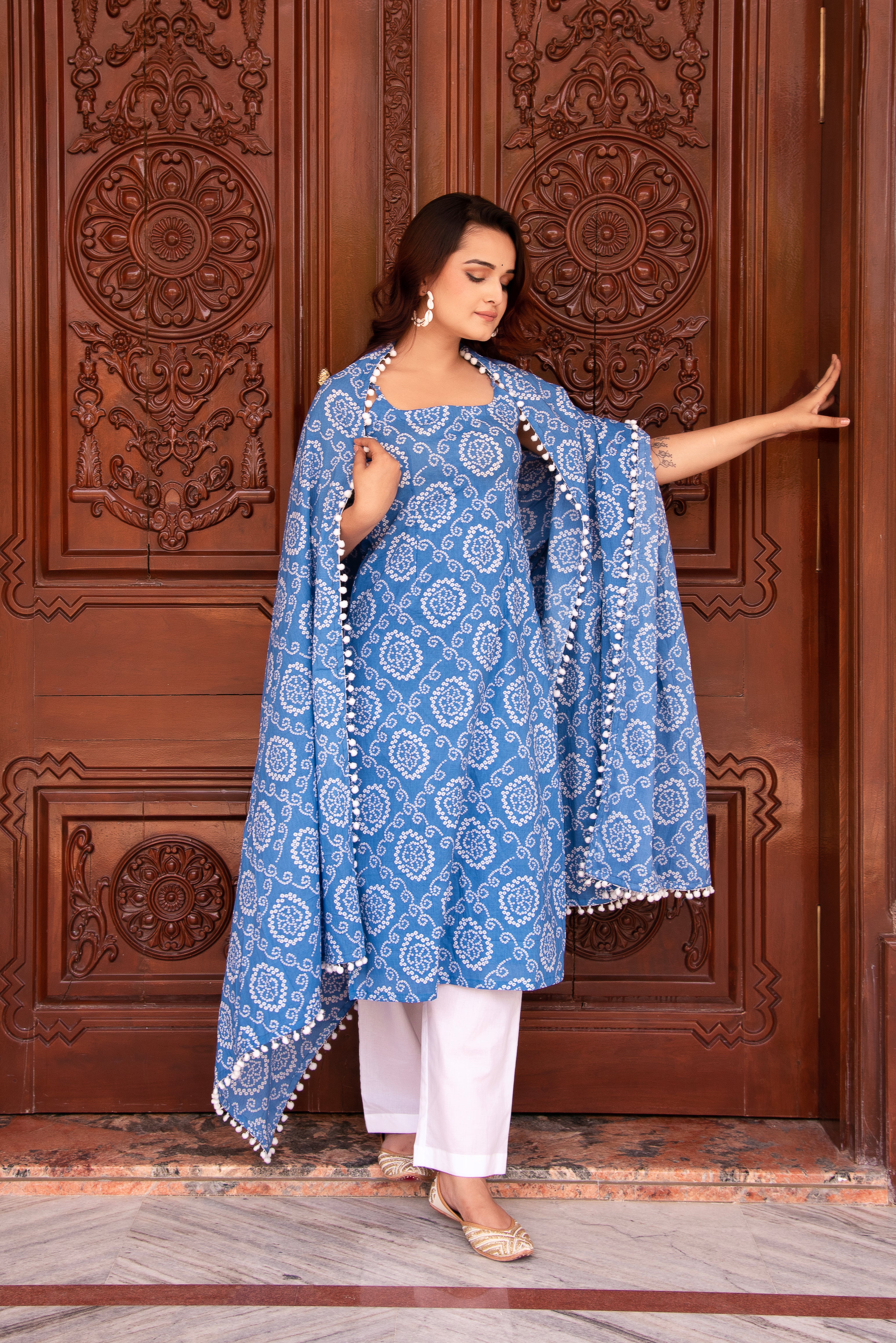 KAPAS BLUE BANDHEJ SLEEVELESS SUIT SET