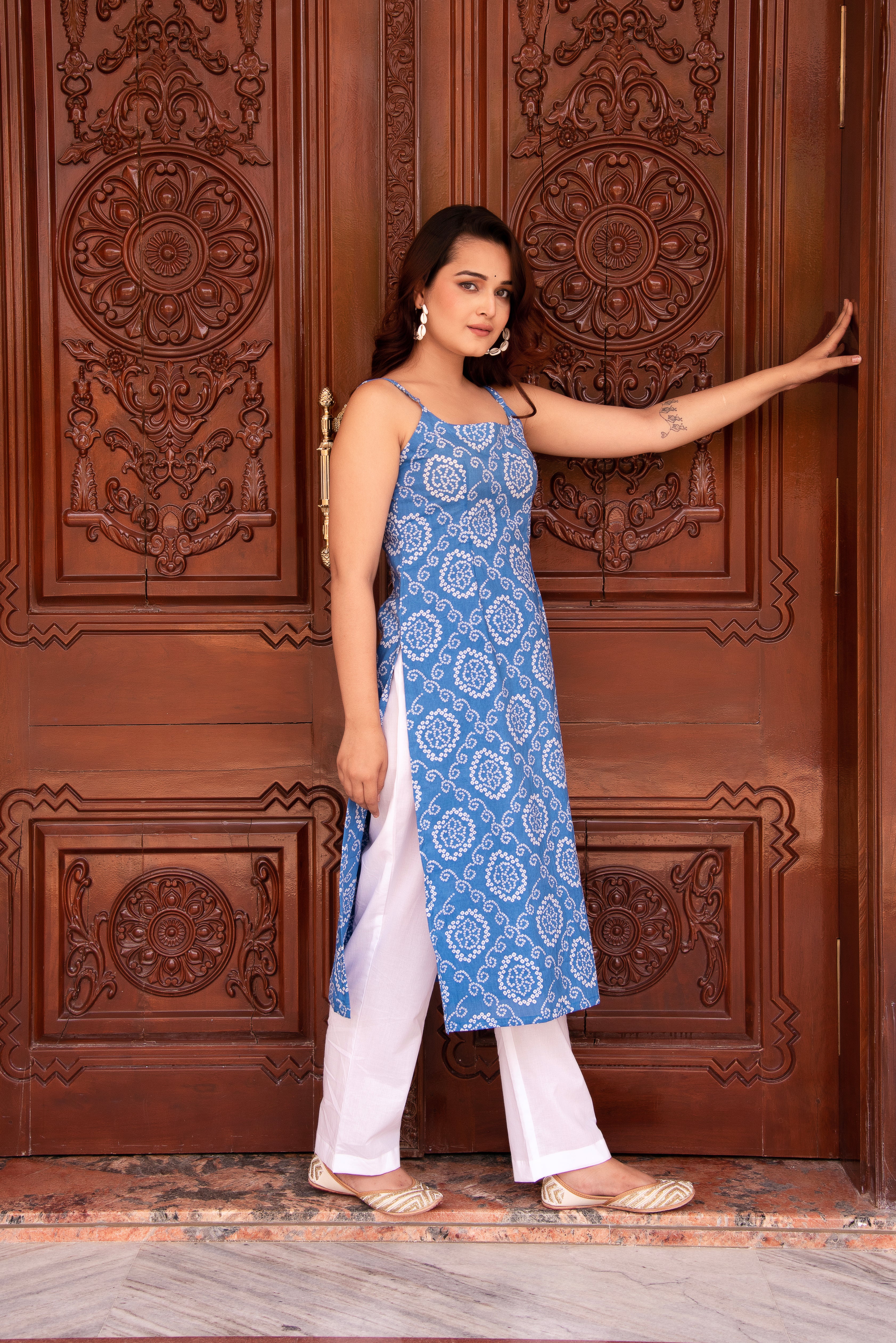 KAPAS BLUE BANDHEJ SLEEVELESS SUIT SET