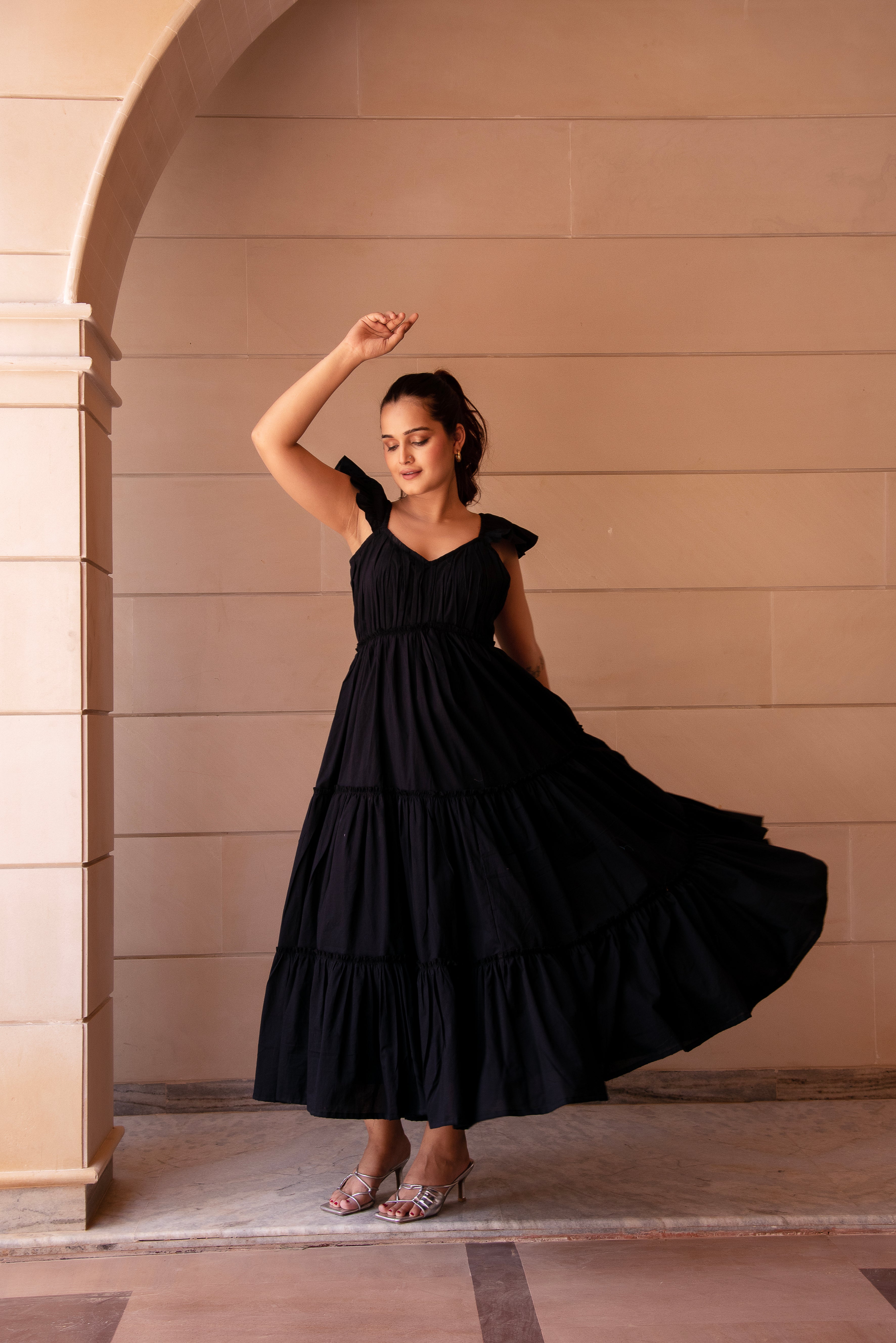 KAPAS BLACK TIERED DRESS