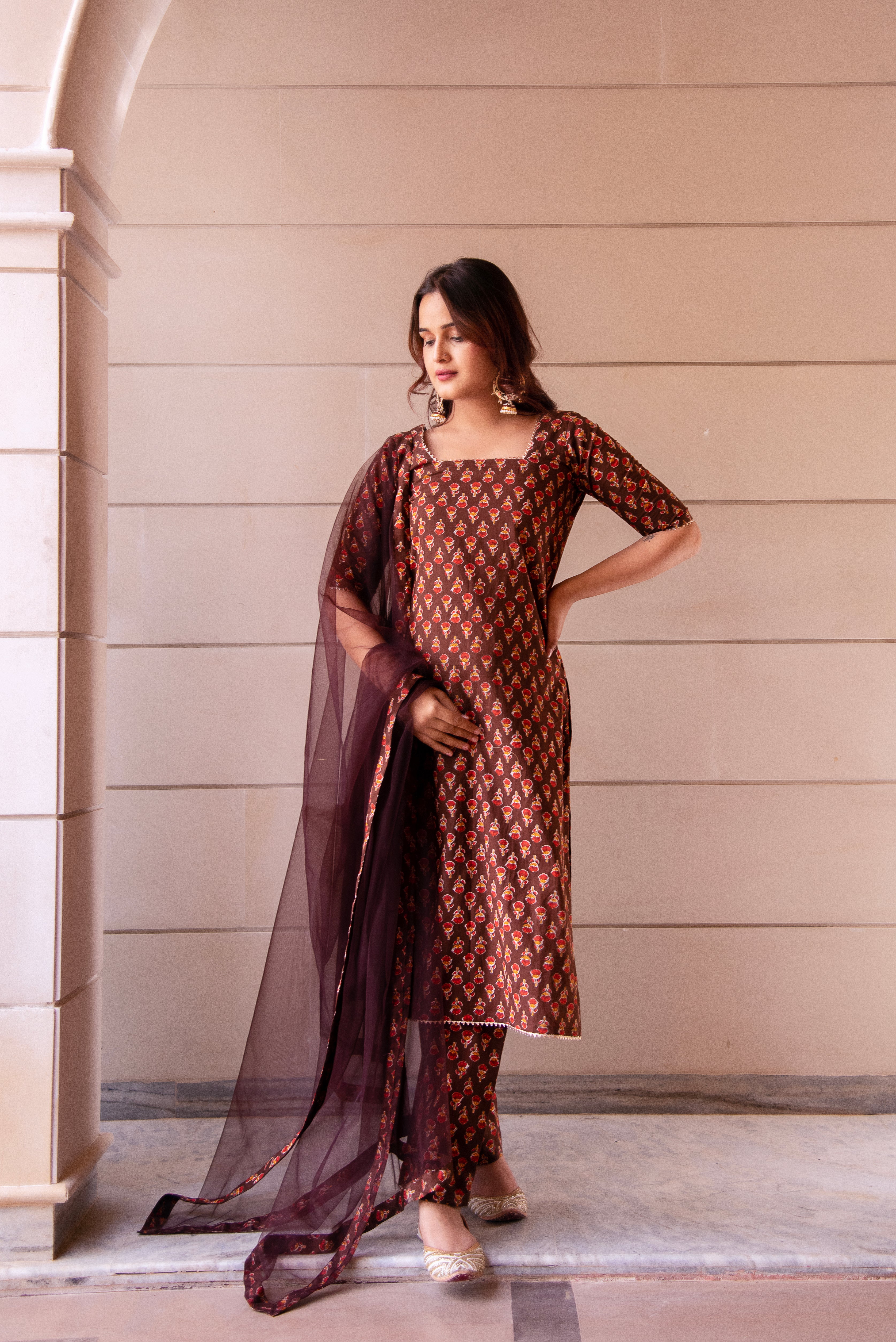 KAPAS RED PHOOL BROWN SUIT SET