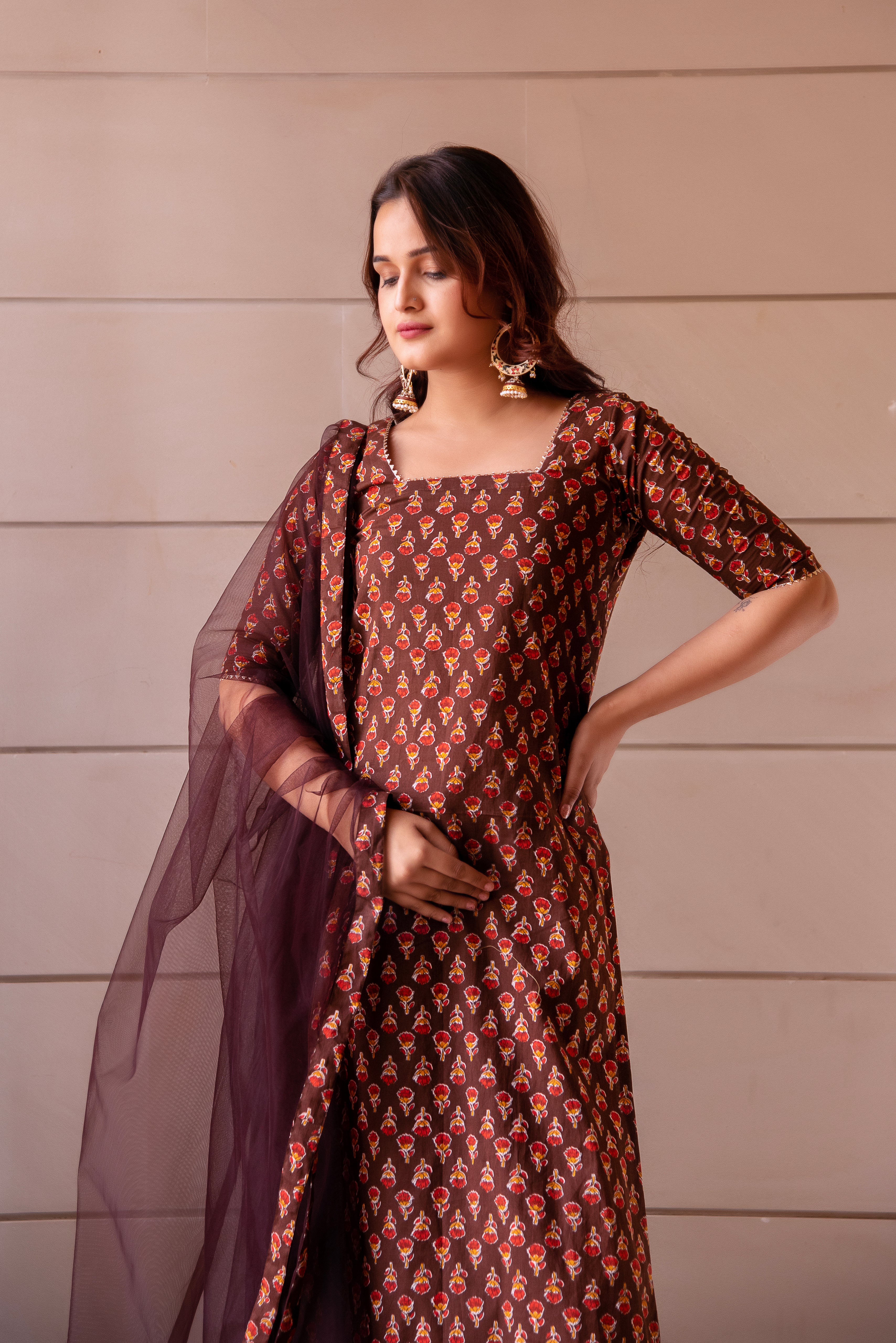 KAPAS RED PHOOL BROWN SUIT SET