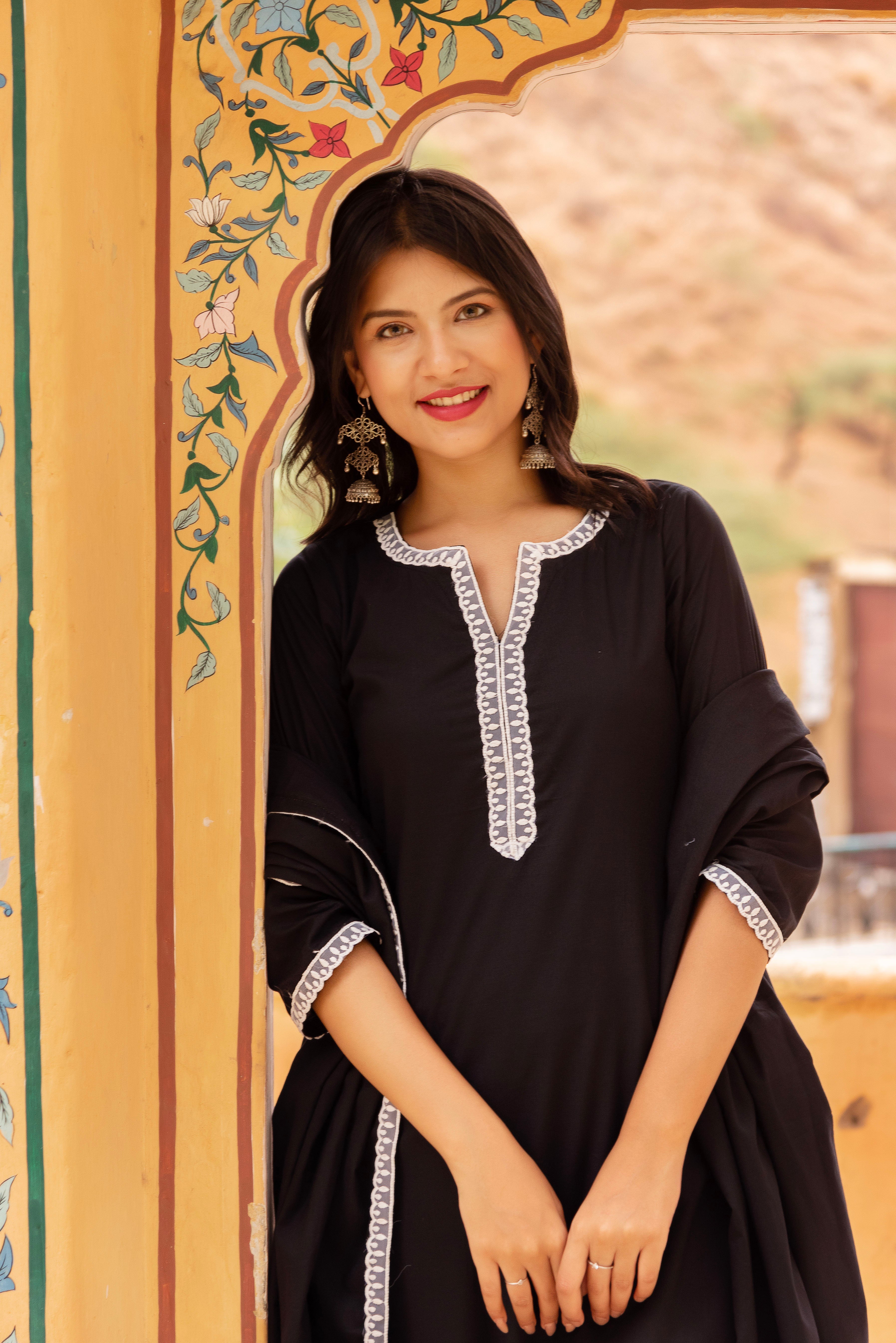 GAURANGI BLACK PRINTED PANTS COTTON SUIT SET